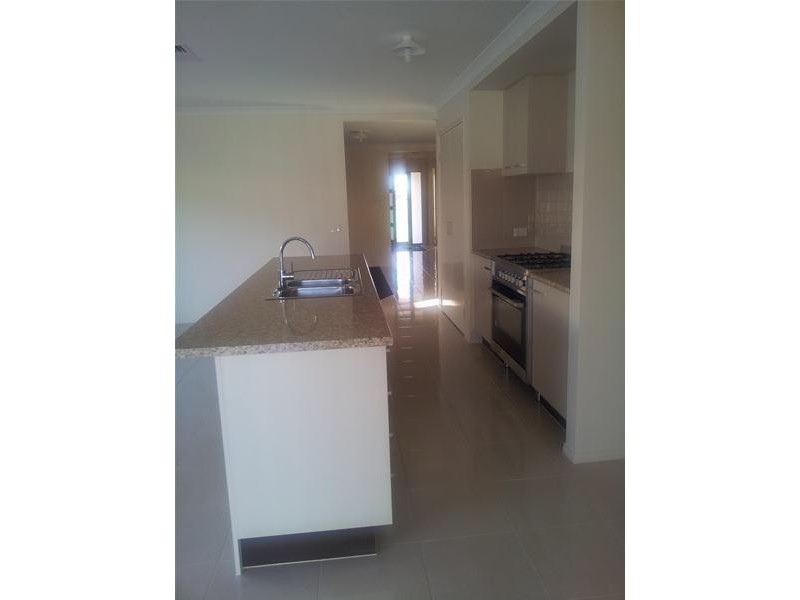 716 Warbler Street, Pakenham VIC 3810