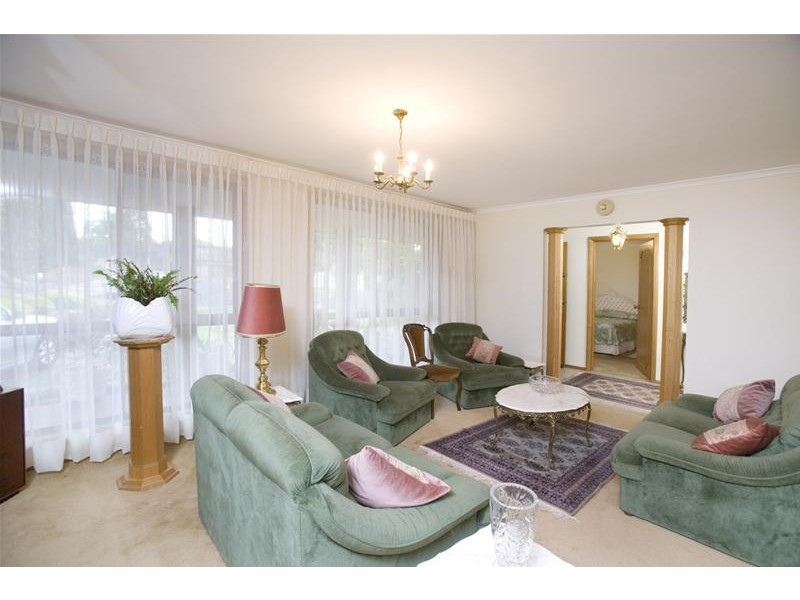 16 Livonia Place, Dandenong North VIC 3175