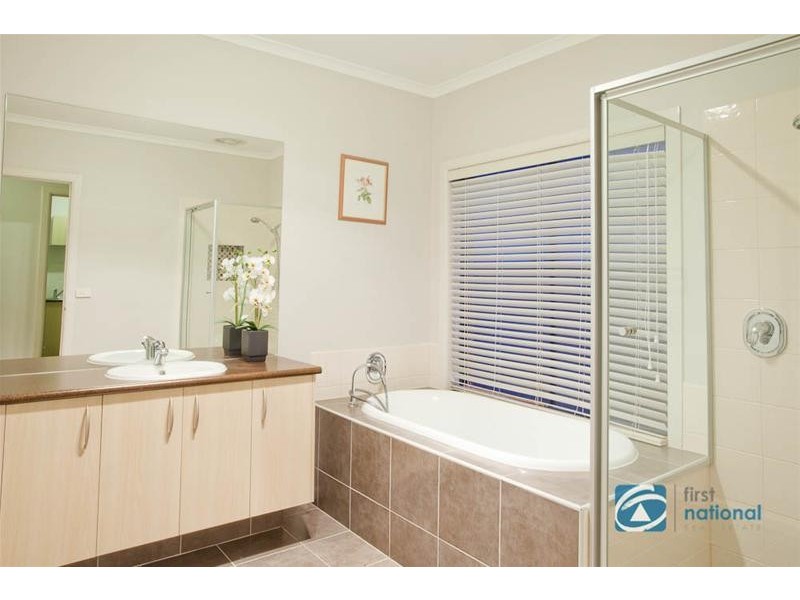 17 Westbrook Drive, Keysborough VIC 3173