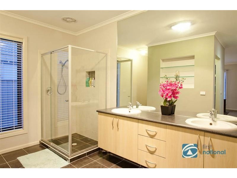 17 Westbrook Drive, Keysborough VIC 3173