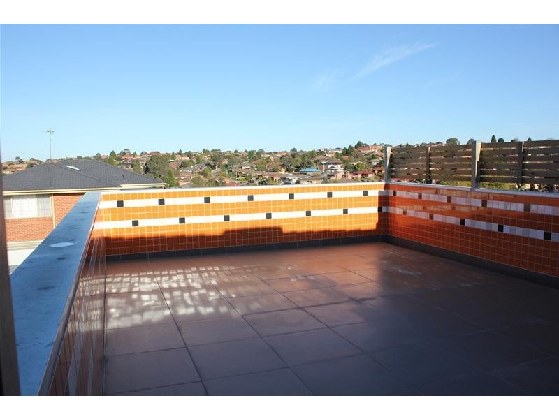 16 Huxley Crescent, Endeavour Hills VIC 3802