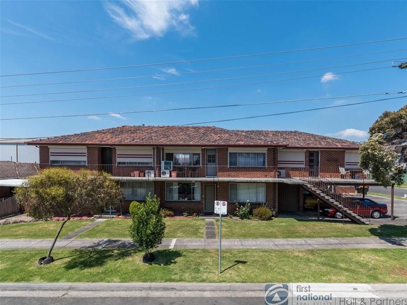 4/33 Gladstone Road, Dandenong North VIC 3175