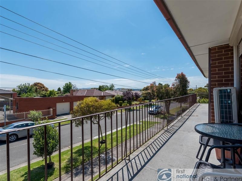 4/33 Gladstone Road, Dandenong North VIC 3175
