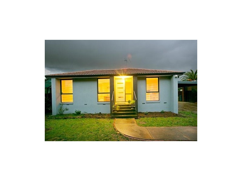 18 Matthew Flinders Avenue, Endeavour Hills VIC 3802