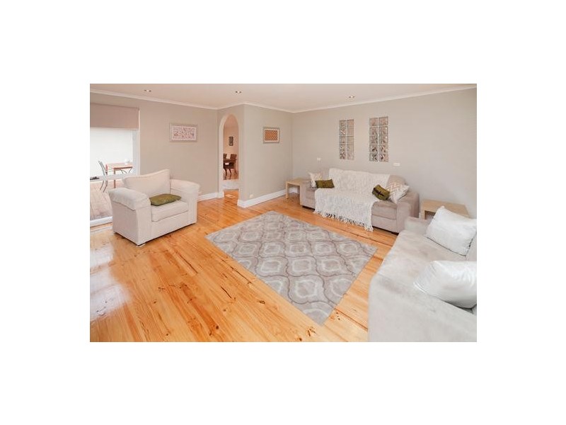 18 Matthew Flinders Avenue, Endeavour Hills VIC 3802