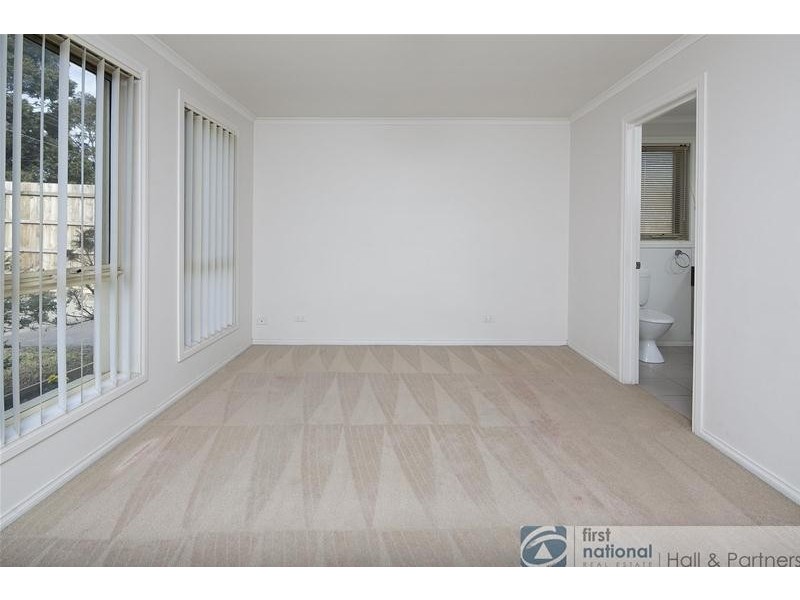 1/4 Doveton Avenue, Eumemmerring VIC 3177