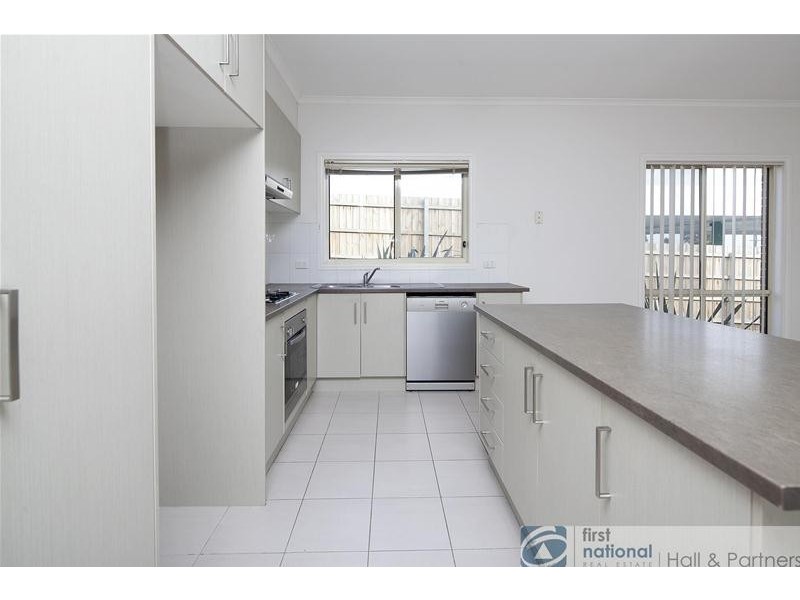 1/4 Doveton Avenue, Eumemmerring VIC 3177