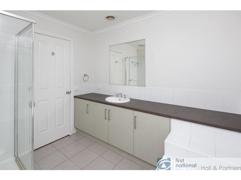 1/4 Doveton Avenue, Eumemmerring VIC 3177