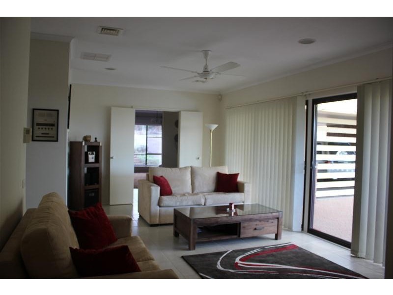 15 Gray Close, Endeavour Hills VIC 3802