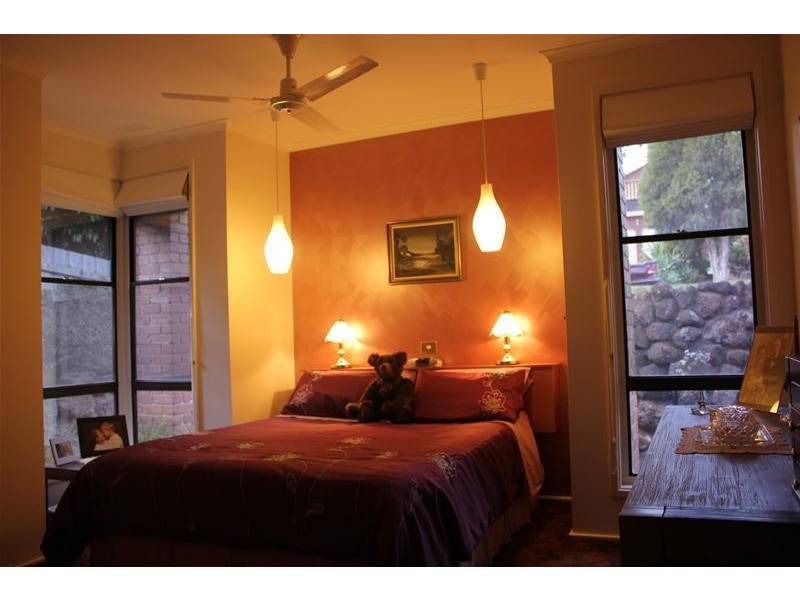 15 Gray Close, Endeavour Hills VIC 3802