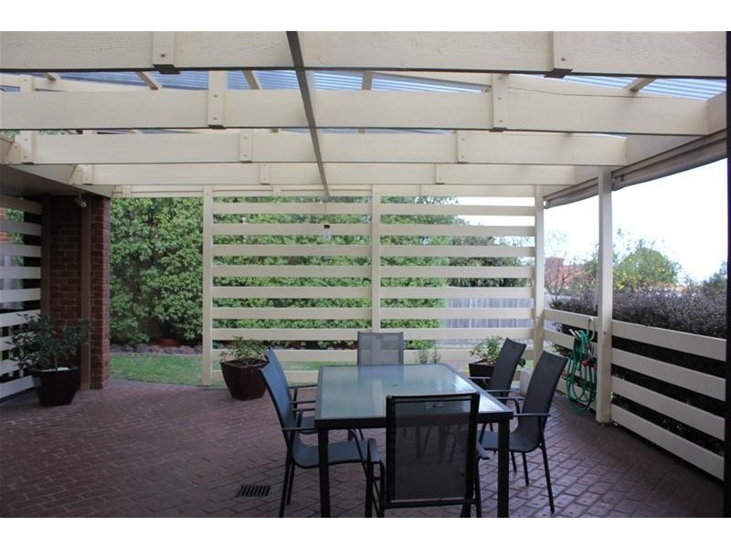 15 Gray Close, Endeavour Hills VIC 3802