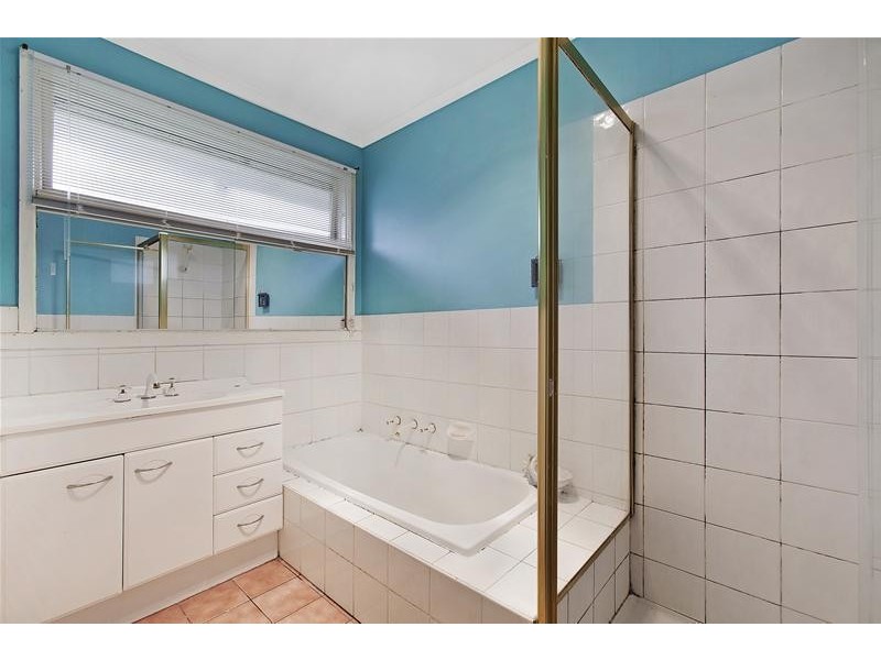 8 Kernot Crescent, Noble Park North VIC 3174