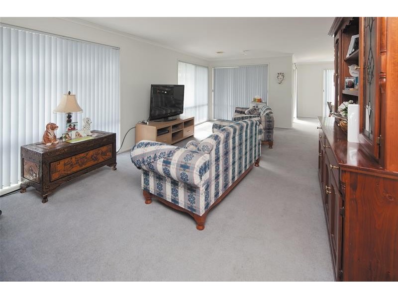 22 Linda Drive, Cranbourne West VIC 3977