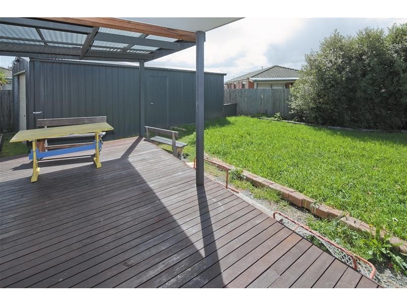 22 Linda Drive, Cranbourne West VIC 3977