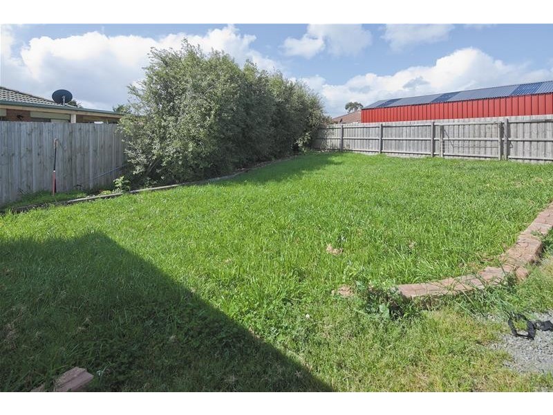 22 Linda Drive, Cranbourne West VIC 3977