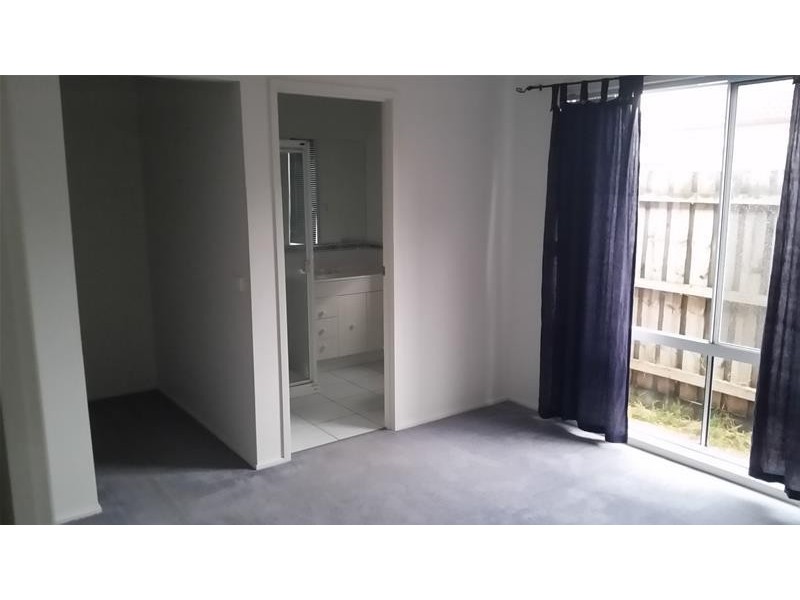 22 Linda Drive, Cranbourne West VIC 3977