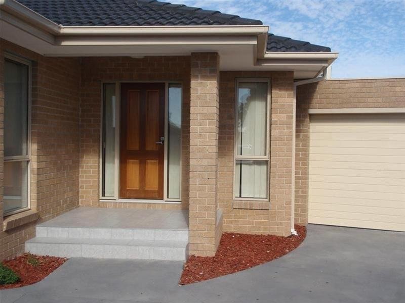 2/4 Jonathan Court, Eumemmerring VIC 3177