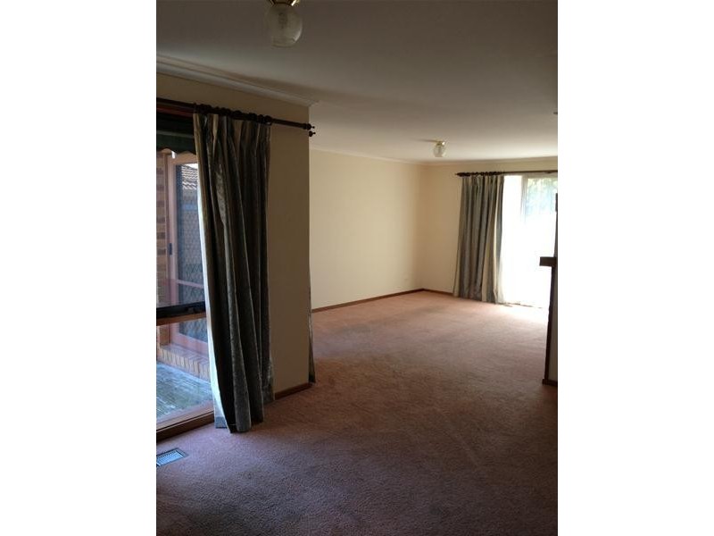 322 James Cook Drive, Endeavour Hills VIC 3802