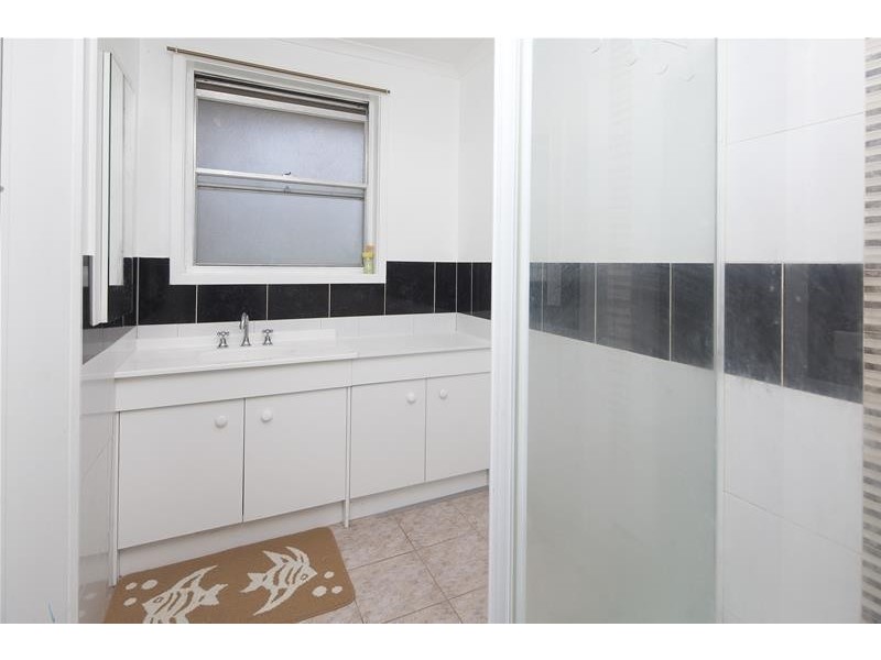 48 Meadow Wood Walk, Narre Warren VIC 3805