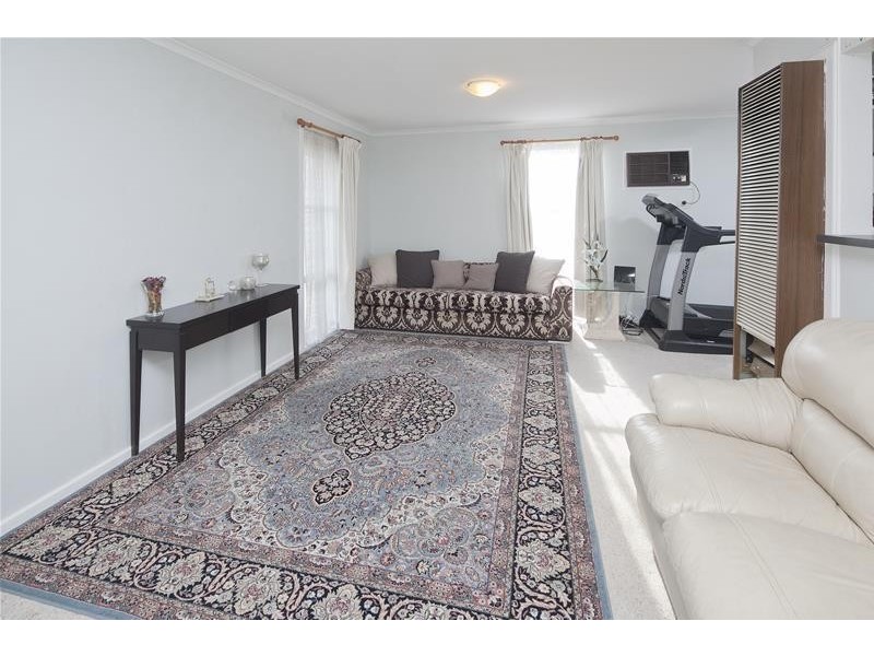 48 Meadow Wood Walk, Narre Warren VIC 3805