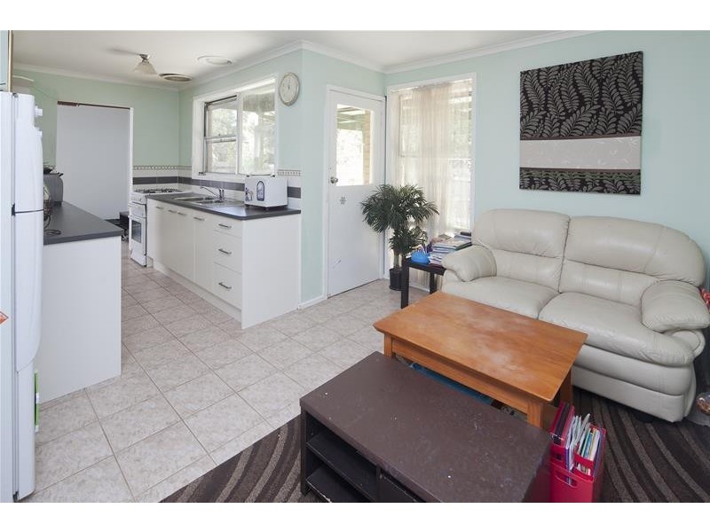 48 Meadow Wood Walk, Narre Warren VIC 3805