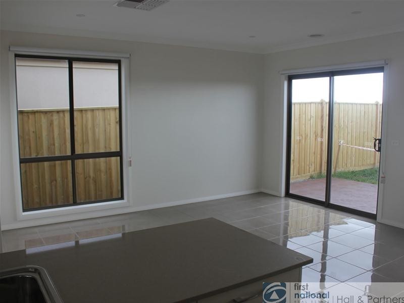 7 Rilana Road, Clyde North VIC 3978