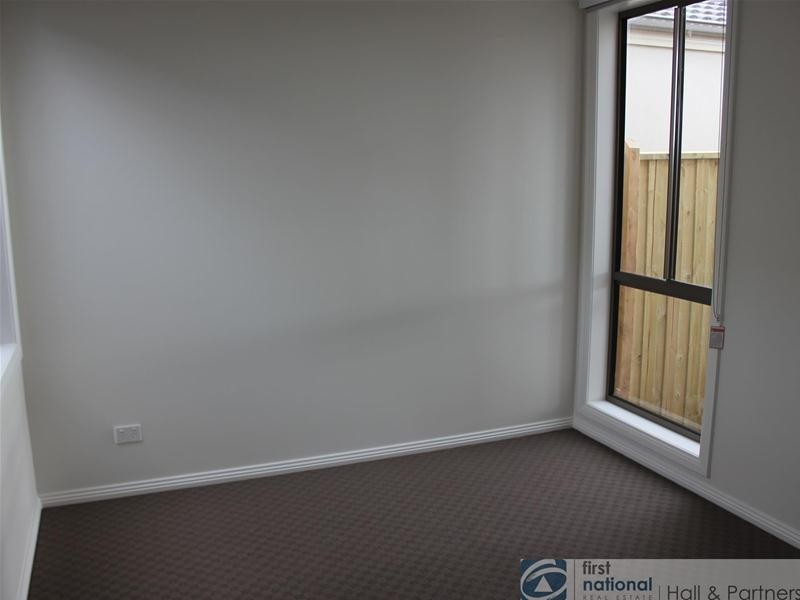 7 Rilana Road, Clyde North VIC 3978