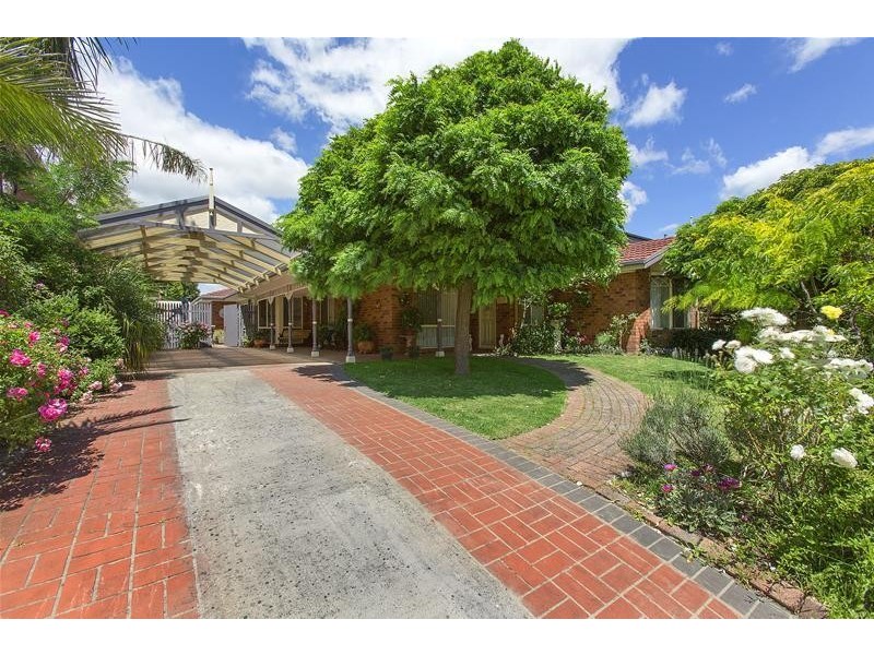 9 Tilmouth Place, Narre Warren South VIC 3805