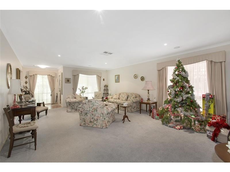 9 Tilmouth Place, Narre Warren South VIC 3805