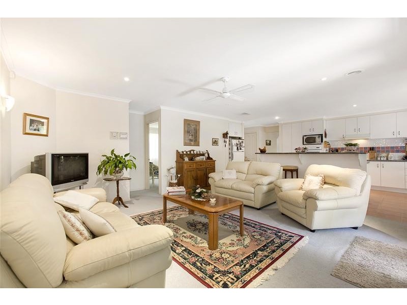 9 Tilmouth Place, Narre Warren South VIC 3805