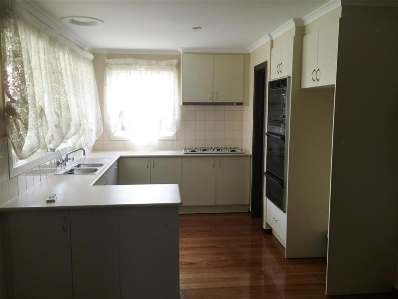 27 Jolimont Avenue, Mulgrave VIC 3170