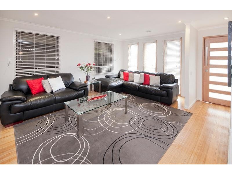 18 Scotsburn Way, Endeavour Hills VIC 3802