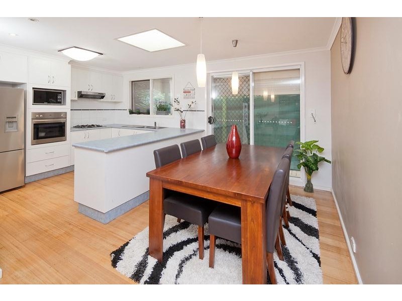 18 Scotsburn Way, Endeavour Hills VIC 3802