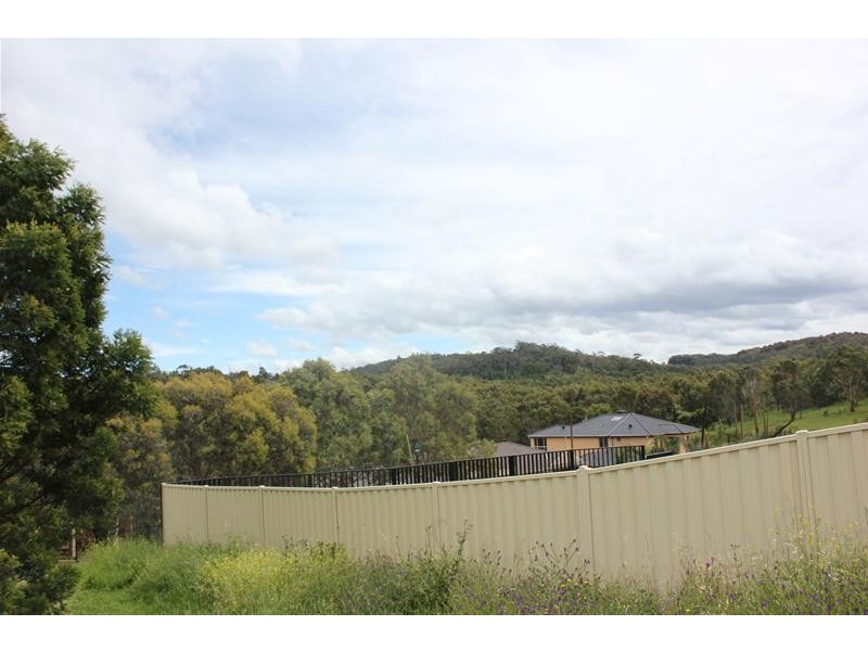 8 Hill Edge Court, Lysterfield South VIC 3156