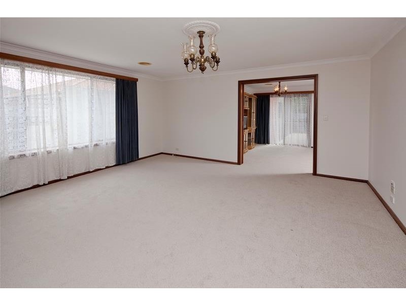 2/21 Edward Avenue, Dandenong VIC 3175