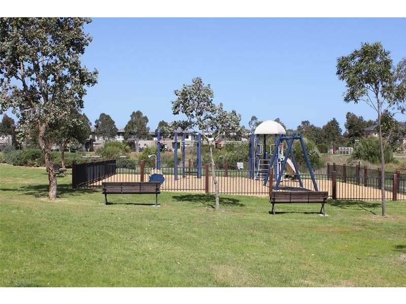 5 Cafardi Boulevard, Keysborough VIC 3173