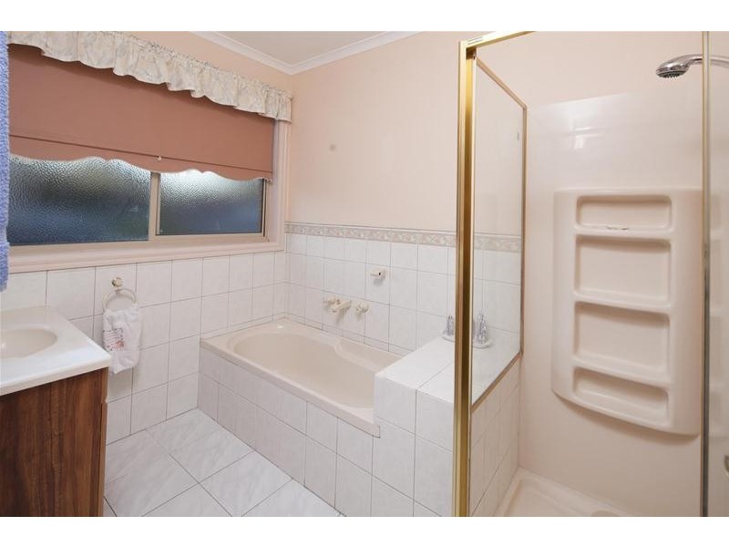 19 William Hovell Drive, Endeavour Hills VIC 3802