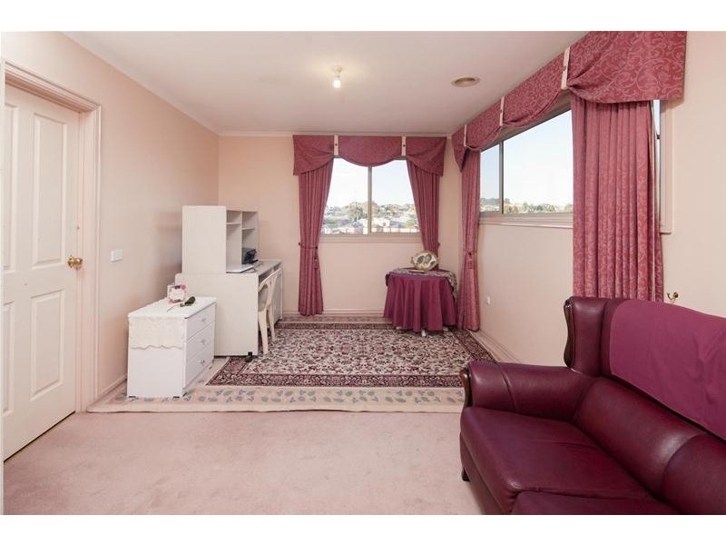 19 William Hovell Drive, Endeavour Hills VIC 3802