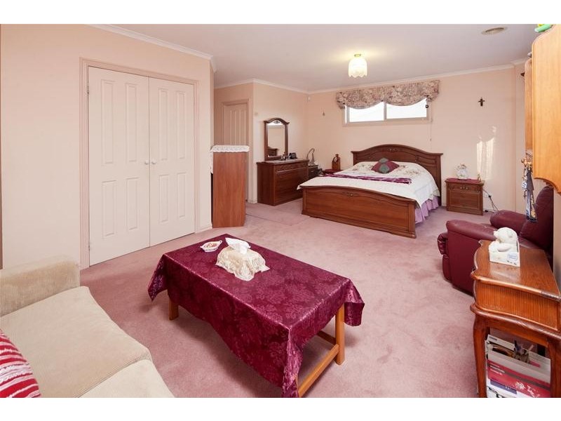 19 William Hovell Drive, Endeavour Hills VIC 3802