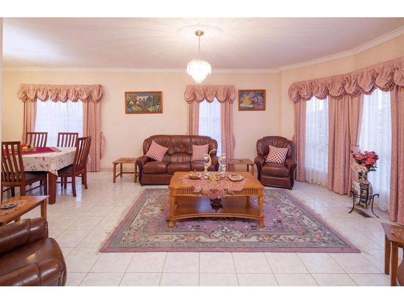 19 William Hovell Drive, Endeavour Hills VIC 3802