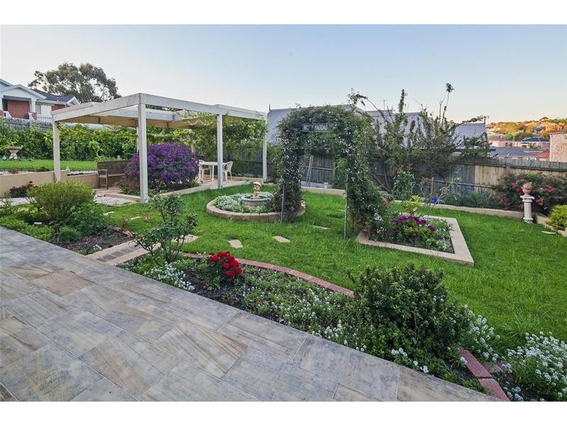 19 William Hovell Drive, Endeavour Hills VIC 3802