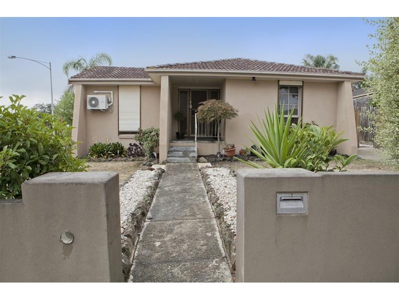 1 Isaac Smith Crescent, Endeavour Hills VIC 3802