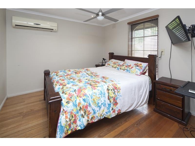 1 Isaac Smith Crescent, Endeavour Hills VIC 3802