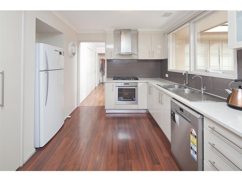 1 Isaac Smith Crescent, Endeavour Hills VIC 3802