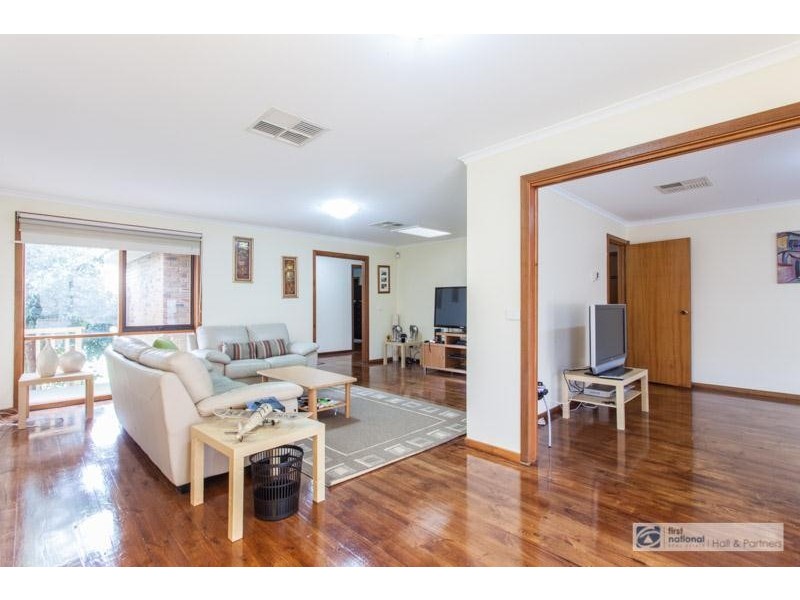 92 Thomas Mitchell Drive, Endeavour Hills VIC 3802