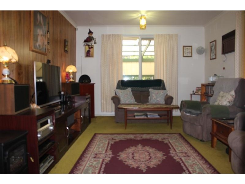 18 Heatherton Road, Endeavour Hills VIC 3802