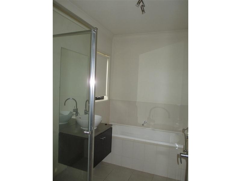 2/64 Everitt Street, Dandenong VIC 3175