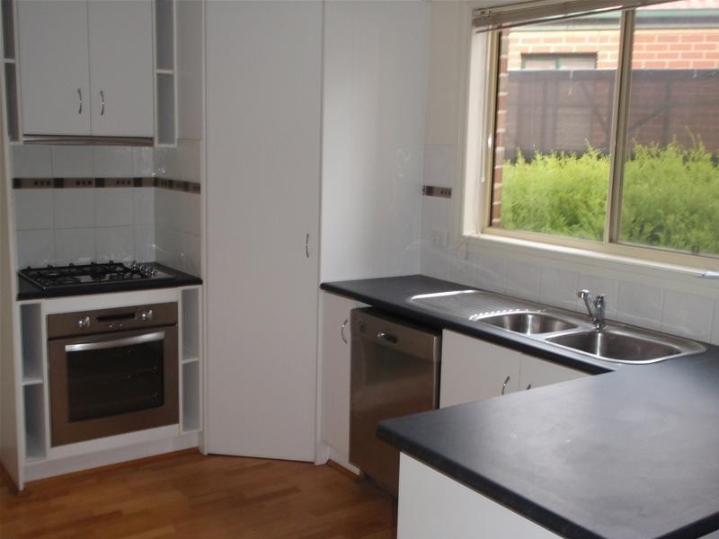 1/3 Devon Court, Dandenong VIC 3175