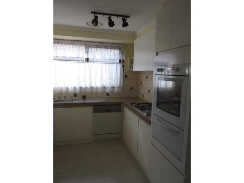 19 Clifton Way, Endeavour Hills VIC 3802