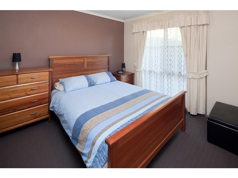 12 Garnet Close, Narre Warren VIC 3805